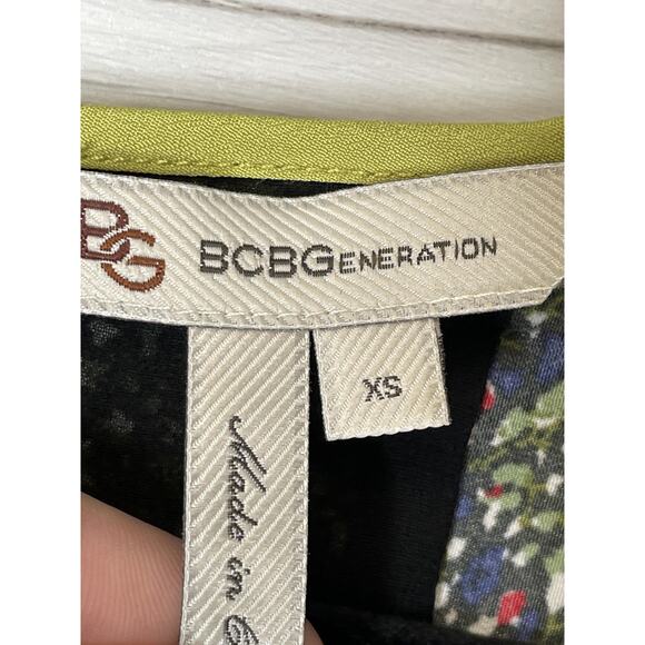 BCBGeneration Dress Womens XS Black Multi Cold Shoulder V-Neck Floral K0L6H109 - Picture 6 of 12